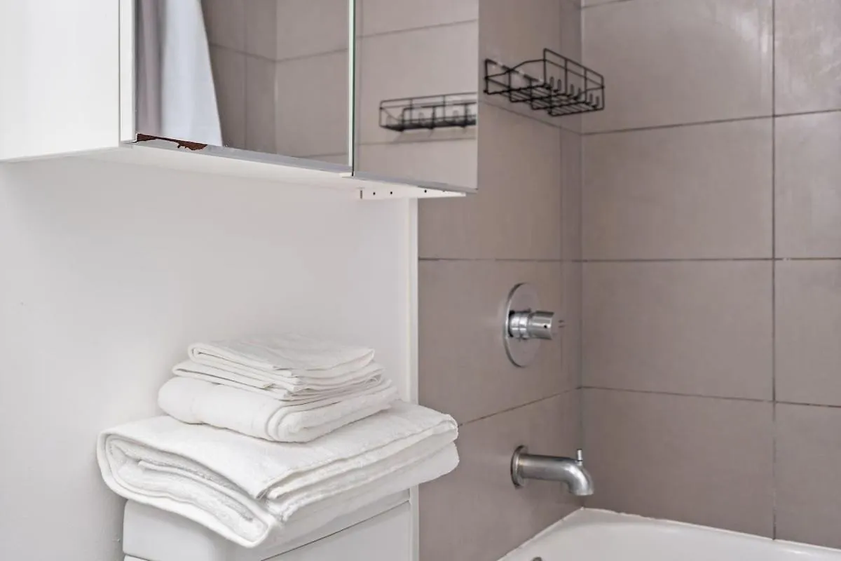 Apartment Luxurious Suite In Yorkville Toronto