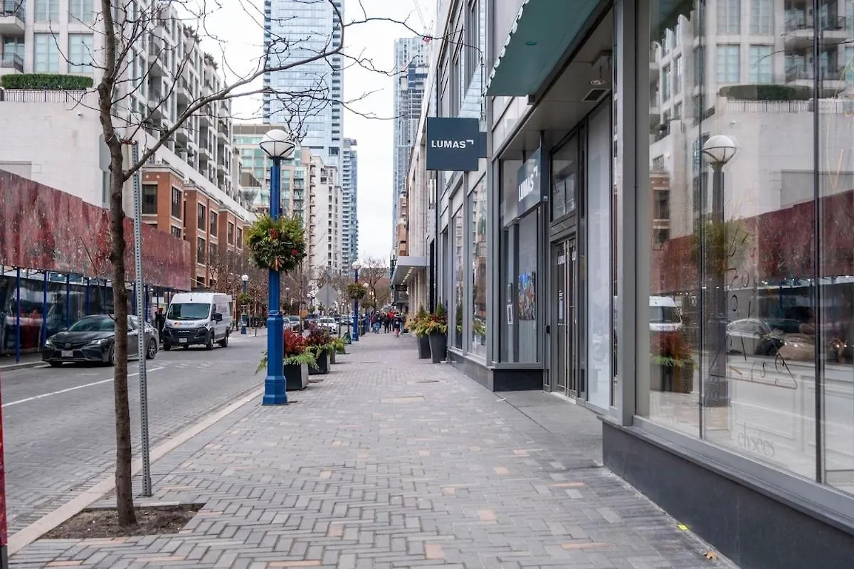 Apartment Luxurious Suite In Yorkville Toronto