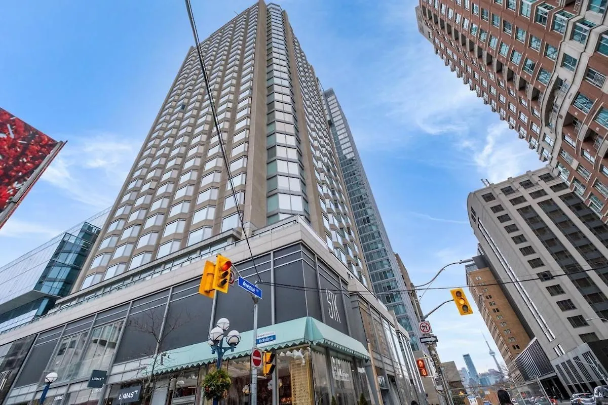 Luxurious Suite In Yorkville Toronto